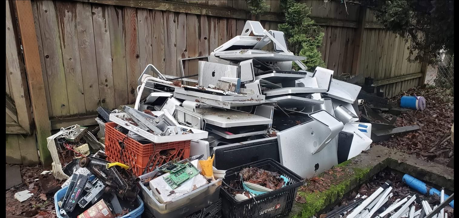 Some computer repair store clean out action to start your Tuesday off right We here at EF’S recycling specialize in large scrap metal clean outs 971 377 9103