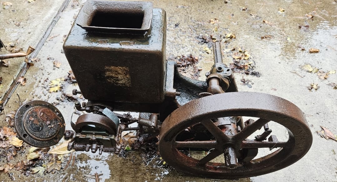 1911 Stover Engine Works, hit and miss engine, powering a Farm sprayer…