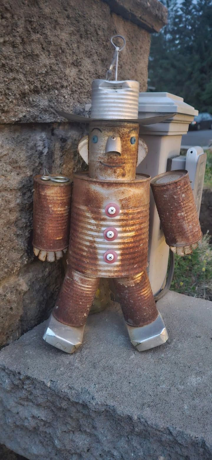 I really do hate to destroy cool things, like this here tin…