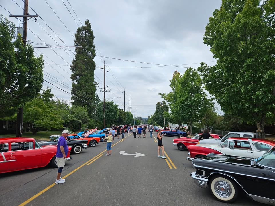 🚗🔥 Gladstone Happy Days Cruise-In — Happening Today! Come check out the…
