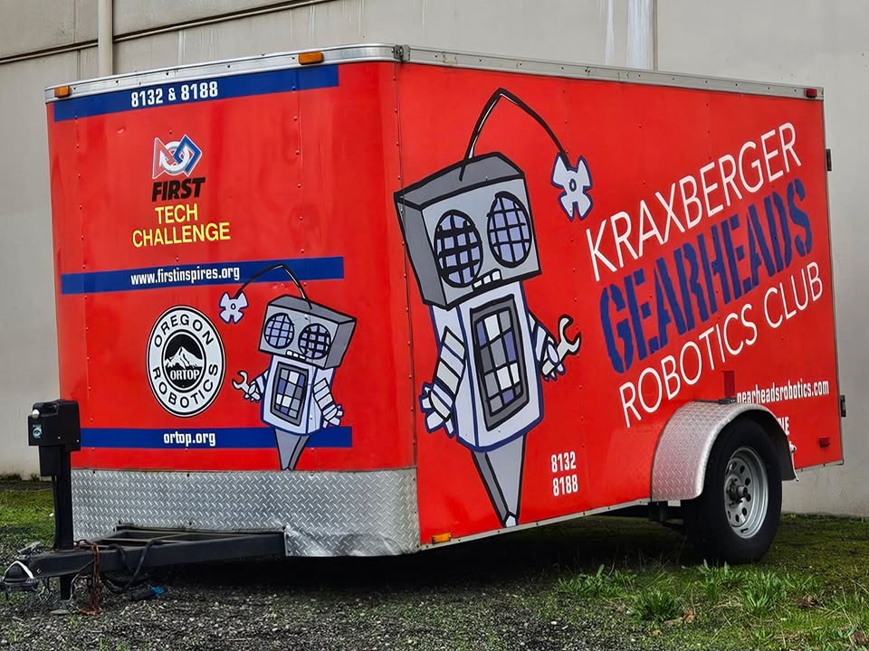 Hanging out with our friends over at the Kraxberger Robot Club today…