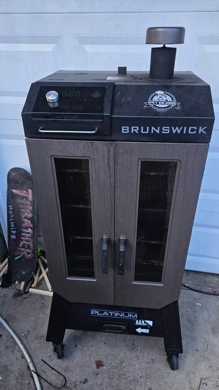 Pitboss Brunswick WiFi enabled smoker 0