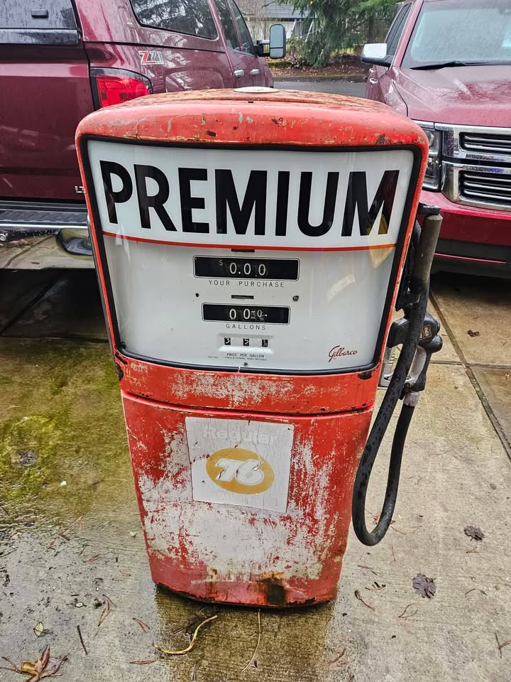 Check out this 1950s Gilberco gas pump I found on a scrap…