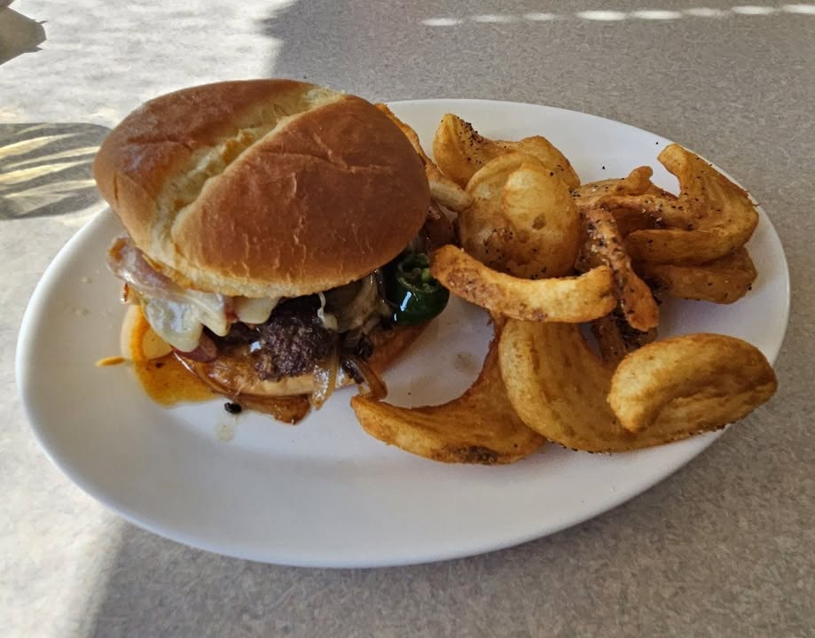 If you ever find yourself on US-97 in Gilchrist, Oregon, between Crescent and La Pine, do yourself a favor and stop at The Tipsy Pig 🐷 Trust me on this one. The food is absolutely delicious, and it’s one of those hidden gems. You’ll thank me later. 😎👍🇺🇸🚚 #Gilcrest #lapine #bend #crescent